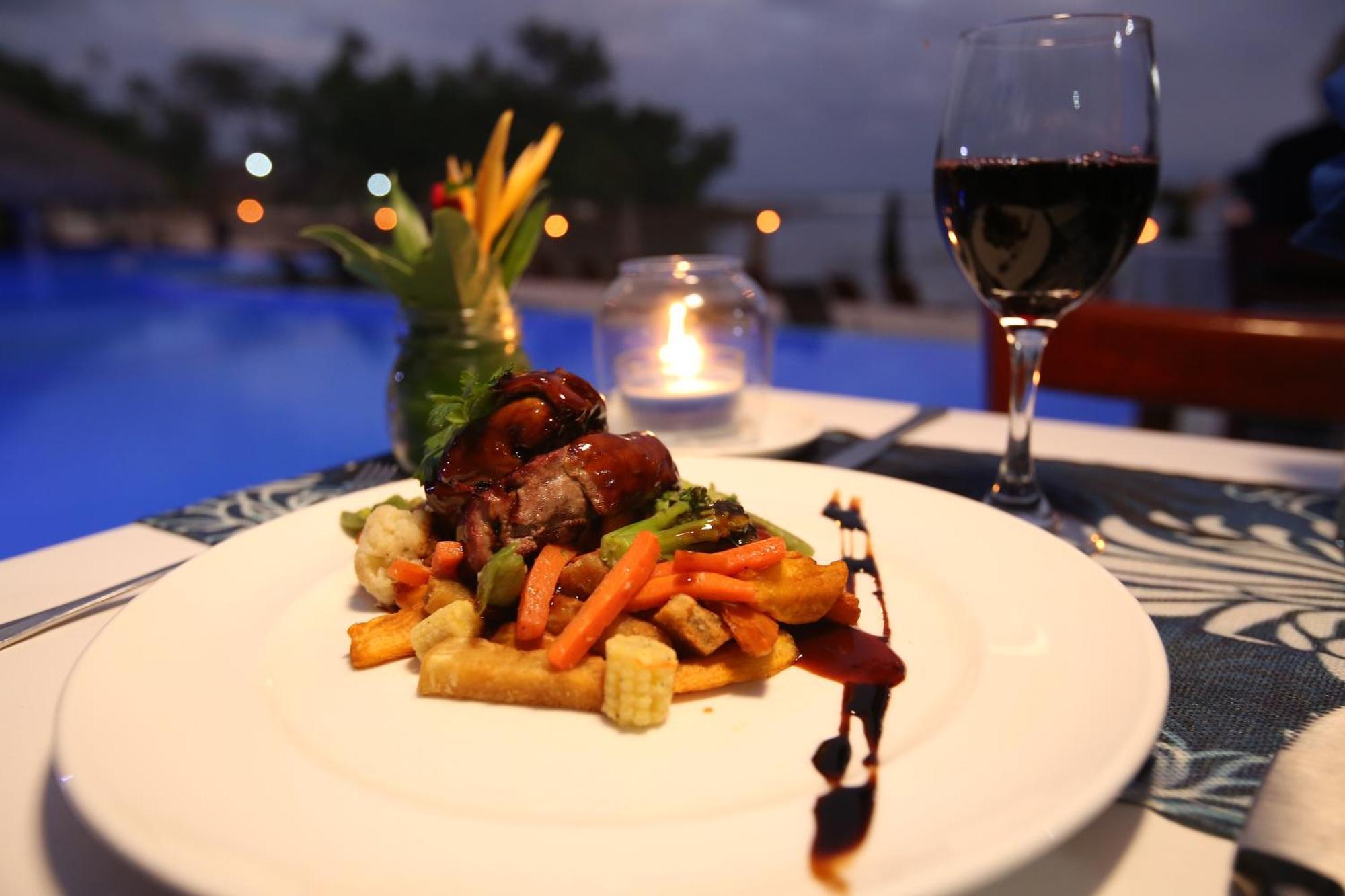 Breakas Beach Resort (Adults Only) Port Vila Eksteriør bilde