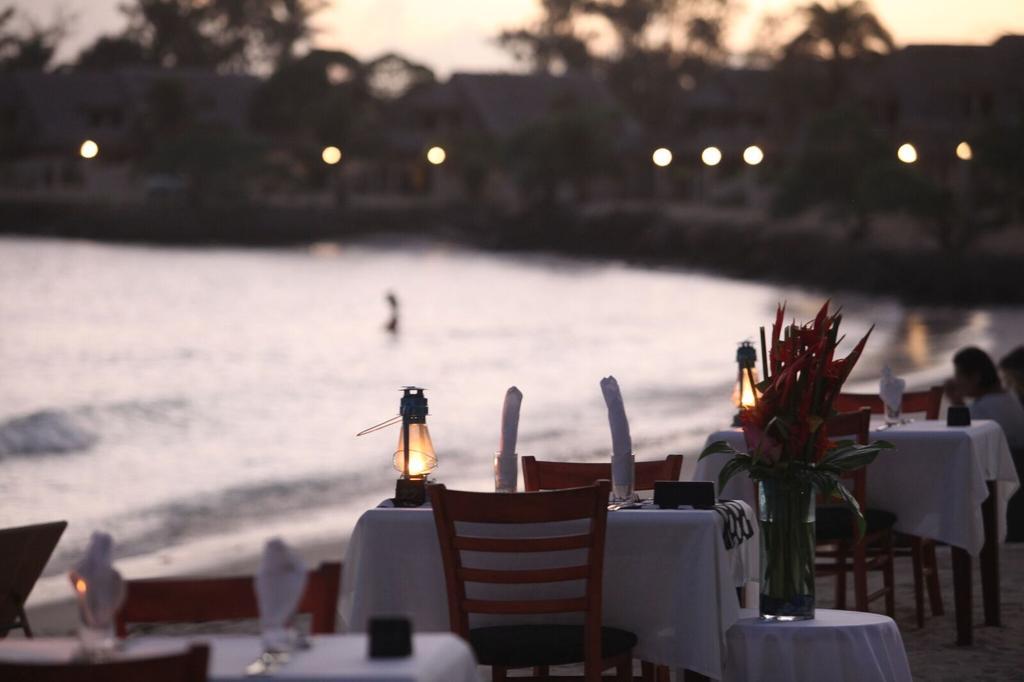 Breakas Beach Resort (Adults Only) Port Vila Eksteriør bilde