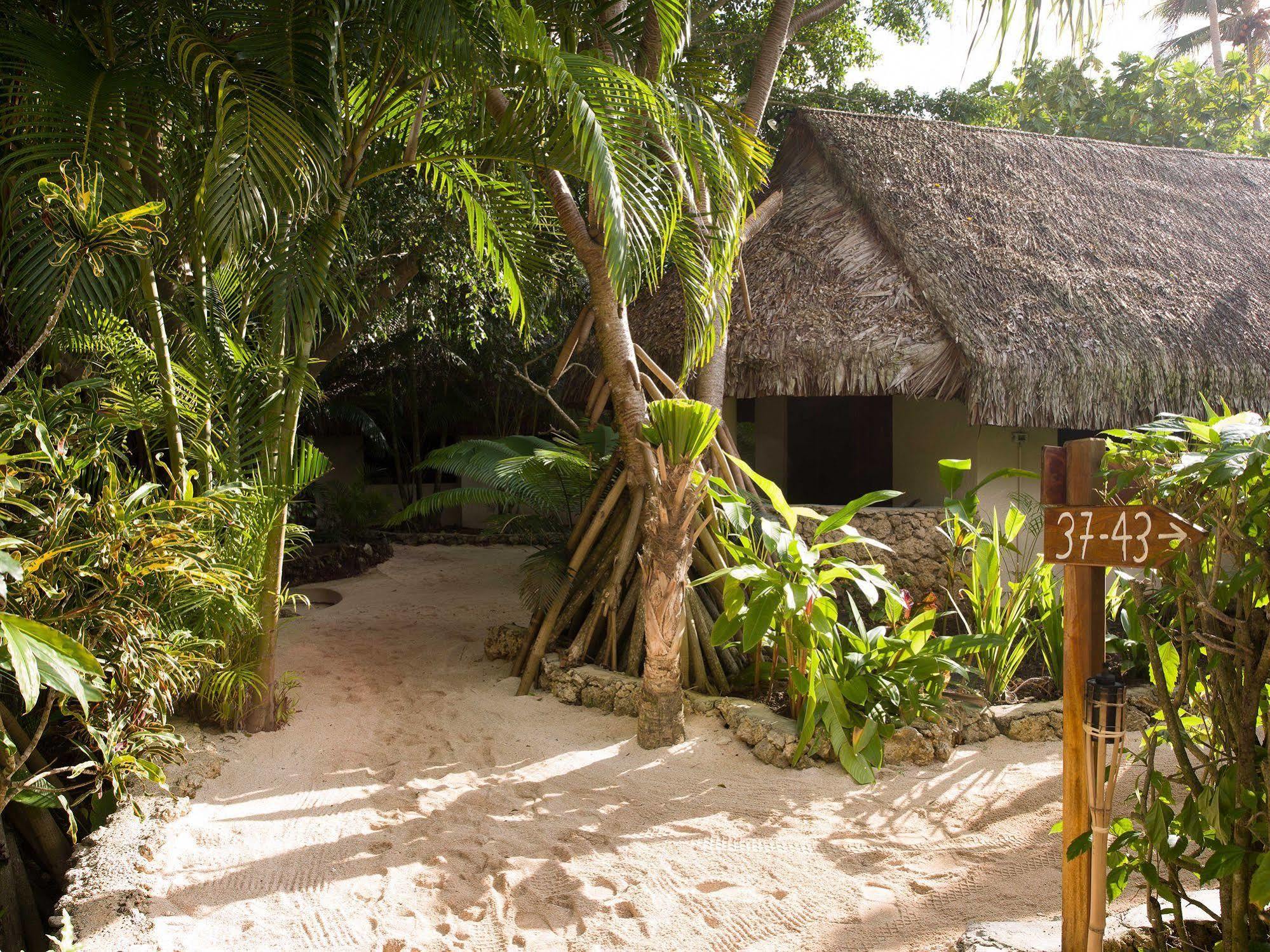 Breakas Beach Resort (Adults Only) Port Vila Eksteriør bilde