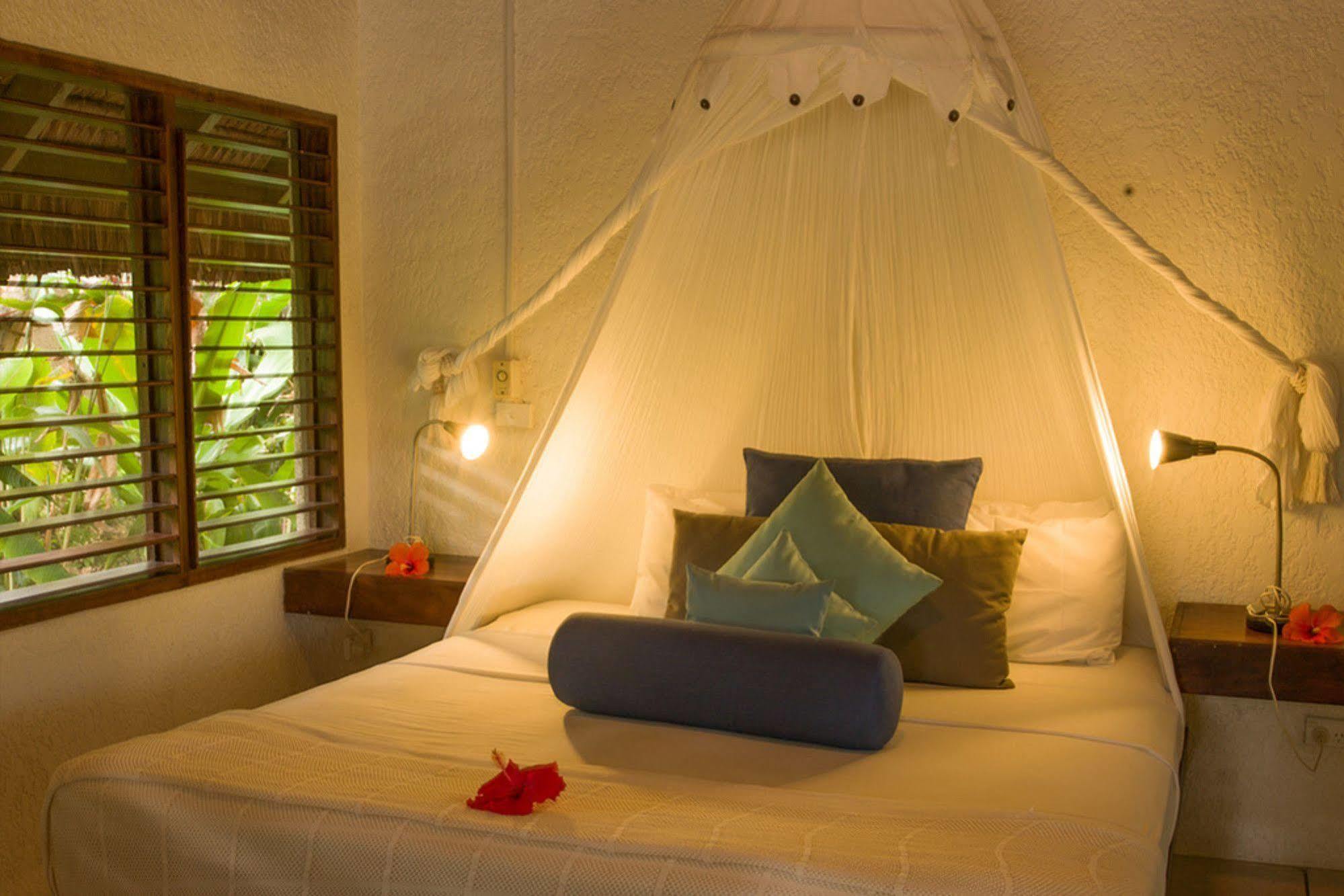 Breakas Beach Resort (Adults Only) Port Vila Eksteriør bilde