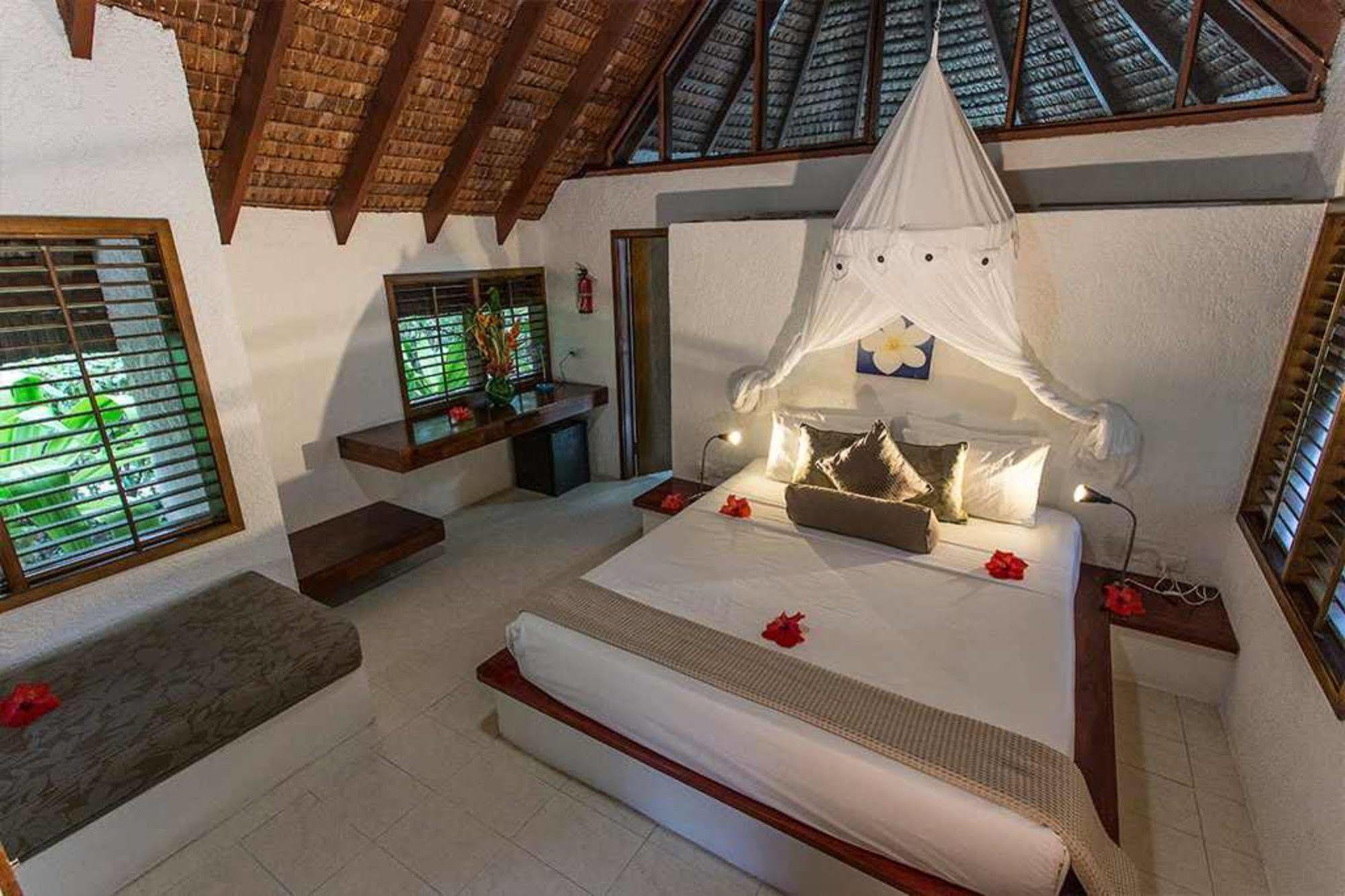Breakas Beach Resort (Adults Only) Port Vila Eksteriør bilde